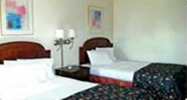 Charlotte Express Inn 外观 照片